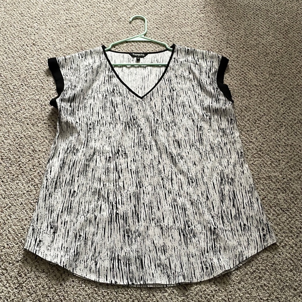 Express Black & White Short Sleeve Blouse